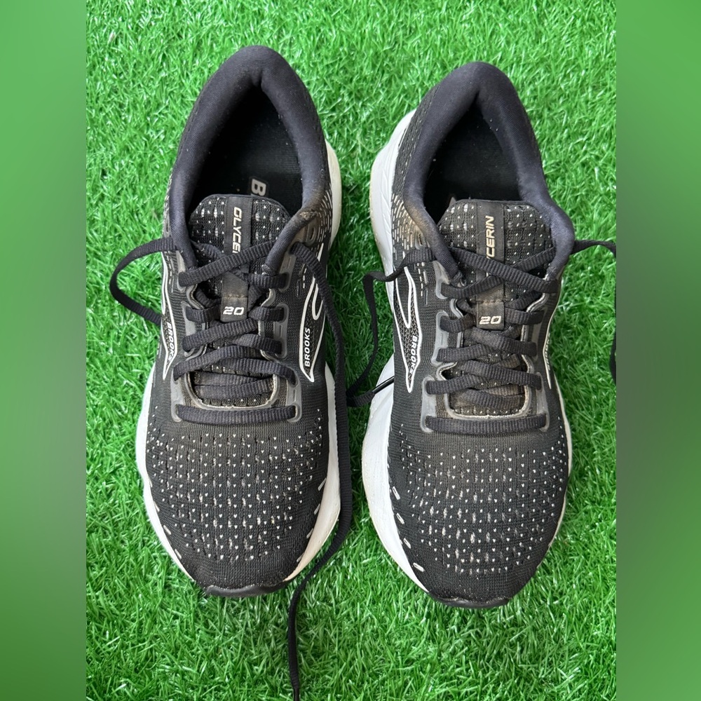 Brooks Women's Glycerin 20 Neutral Running Shoe Size 9